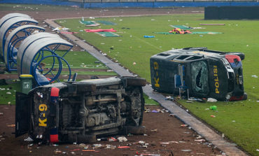 Число жертв беспорядков на стадионе в Индонезии превысило 170 человек